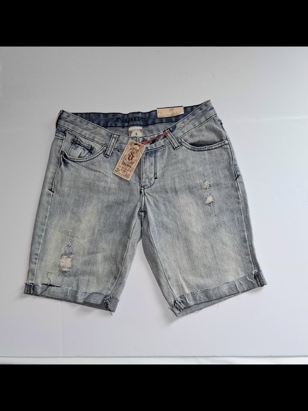 NWT Decree Women's Size 5 Light Blue Washed Denim Bermuda Shorts